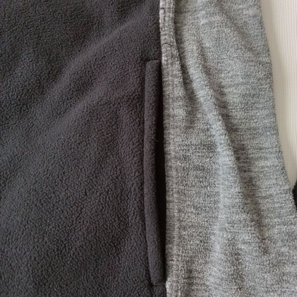 SO Juniors Black and Heather Gray Fleece Quarter Zip Pullover Sweatshirt Size XL - Picture 9 of 12